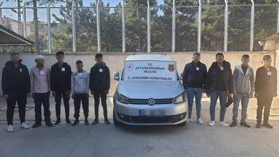 Afyonkarahisar'da insan kaçakçılarından akılalmaz yöntem! Kiralık araçtan 9 yabancı uyruklu şahıs çıktı
