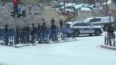 Kudüs'te 2. kritik cuma! Namaz kılan sivillere gaz bombası ve TOMA ile saldırdılar