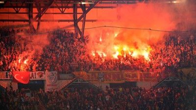 UEFA açıkladı: Galatasaray'a olaylı Manchester United maçı için ceza!