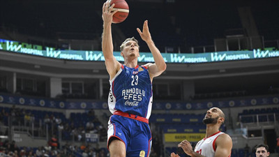 Anadolu Efes'ten Cumhuriyet'e özel forma