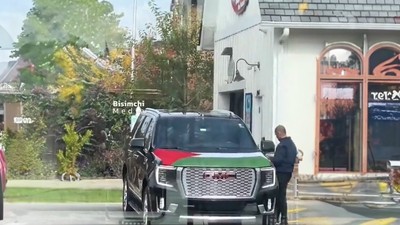 Hollywood oyuncusu Jason Statham, arabasına Filistin bayrağı astı