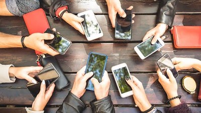 Öğrencilere vergisiz telefonda dikkat çeken detay! Taksit olacak mı? İkinci el telefonlarda geçerli mi? Hangi telefon ve modeller alınacak?