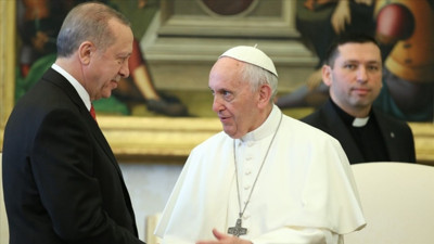 Son dakika... Cumhurbaşkanı Erdoğan Papa Fransuva ile telefonda görüştü