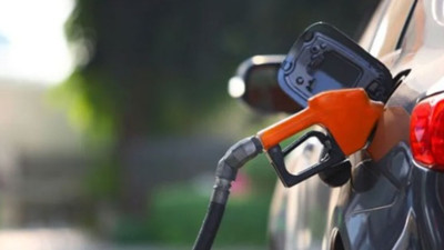 Motorine pazartesi gece saatlerinden itibaren geçerli olmak üzere 1 lira 57 kuruşluk indirim gelmesi bekleniyor