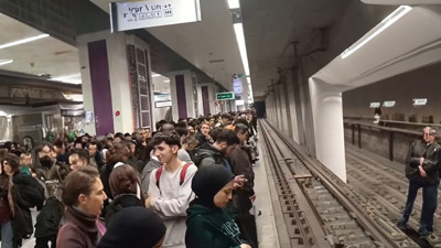 İstanbul'da Başakşehir metrosu arızalandı: Vatandaşlar mağdur oldu