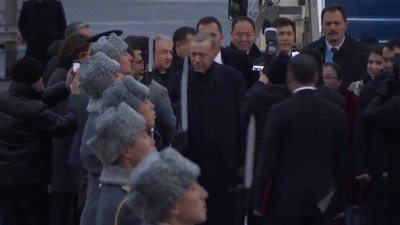 Son Dakika: Cumhurbaşkanı Erdoğan Kazakistan'da! Astana'da liderlerle görüşecek