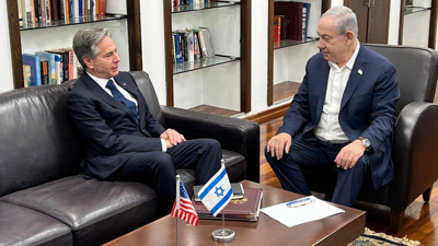 ABD Dışişleri Bakanı Blinken'dan Gazze'deki soykırıma destek! Tel Aviv'de Netanyahu ile kucaklaştı