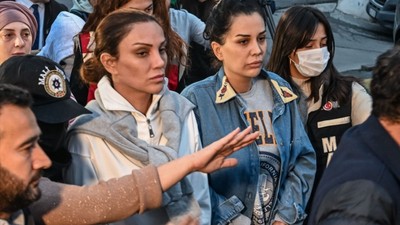 Bomba iddia: Sıla Doğu kardeşi Dilan Polat'a patladı! Adliye koridorunda birbirlerine girdiler: Senin aşırılıkların yüzünden...