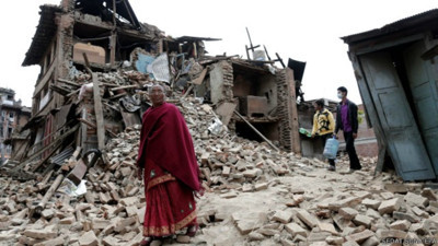 Nepal'de 5,6 büyülüğünde deprem: 128 can kaybı