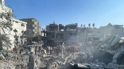 Son Dakika: İsrail Bureij kampını bombaladı! Onlarca can kaybı var