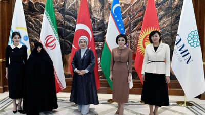Emine Erdoğan, Özbekistan'da lider eşleriyle bir araya geldi