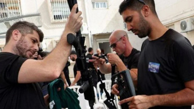 İsrail'de silah ruhsatı başvuruları 7 Ekim'den bu yana rekor kırdı