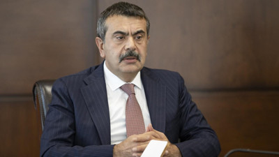 Milli Eğitim Bakanı Tekin öğretmenlere ikramiye çağrısı hakkında açıklama yaptı! "Kendi politikalarımızı kendimiz belirliyoruz"