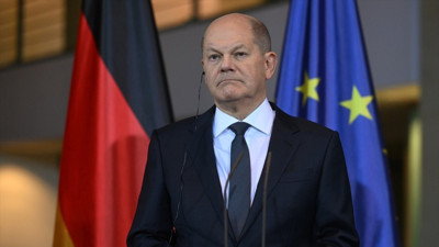 Almanya Başbakanı Olaf Scholz fuhuş sorunlarına çözüm bulması için geneleve davet edildi