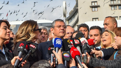 Özgür Özel'den ittifak atağı: Akşener ne zaman takdir ederse görüşmeye hazırız