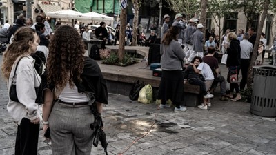 7 Ekim'den bu yana İsrail'de silahlanma arttı! Kadın-erkek herkeste silah var