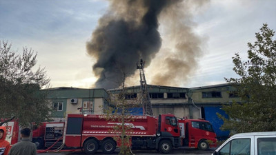 Gaziantep'te geri dönüşüm fabrikasında yangın çıktı! Müdahale sonucu yangın söndürüldü