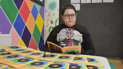 Asperger sendromlu Barkan, 14 yaşında şiir kitabı çıkardı