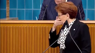Meral Akşener hapşırdı, partililer alkış tuttu! O anlar sosyal medyanın diline düştü