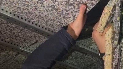 Komşularının hayatlarını kabusa çevirdiler! Evi alan oturamadan satılığa çıkardı | İnanılmaz düzenek