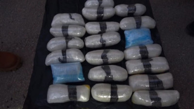 Hakkari'de polisten kaçan araçtan 12 kilo 600 gram metamfetamin çıktı