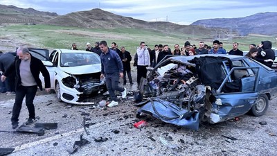 Adıyaman'da iki aracın çarpıştığı kazada 3 kişi öldü, 3 kişi yaralandı