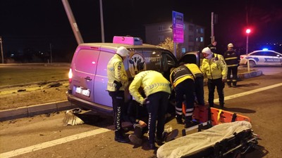 Edirne'de otomobil ile hafif ticari araç çarpıştı: 1 ölü, 5 yaralı