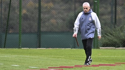 Beşiktaş’ta Rıza Çalımbay dönemi sona eriyor! İşte yerine gelecek dünyaca ünlü hoca