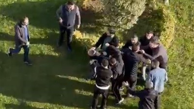 Esenler'de bir şahsın genç kızı taciz ettiği öne sürülünce meydan dayağı atıldı!