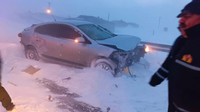 Kars'ta yaşanan trafik kazası sonucu 1 kişi öldü 6 kişi yaralandı