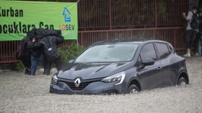 Meteoroloji'den kuvvetli yağış ve rüzgar uyarısı geldi! 24 Aralık Pazar günü hava nasıl olacak?