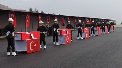 Pençe-Kilit Harekatı bölgesinde şehit olan askerler memleketlerine uğurlandı