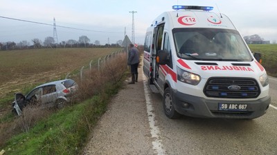 Tekirdağ'da önüne çıkan köpeğe çarpmamak için manevra yapan otomobil sürücüsü canından oluyordu