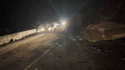 Artvin-Ardahan karayolunda heyelan meydana geldi