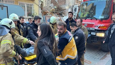 Son Dakika: Kadıköy'de bina çöktü! Ekipler sevk edildi... Enkaz altında kalan işçi kurtarıldı