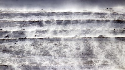 Iğdır'da masalsı manzara! Aras Dağları'nda fırtına ve tipi 'kar şelalesi' oluşturdu ❄️🌨️