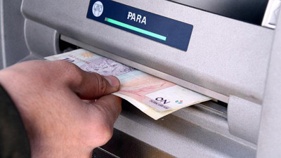 Çalışan emekliye 5 bin lira ikramiye hesaplara geçmeye başladı mı? Çalışan emekli ikramiyesi SGK ödeme takvimi açıklandı mı?