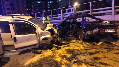 Mersin'de zincirleme kaza: 2 ölü, 6 yaralı