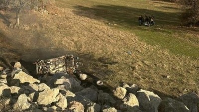 Tokat'ta uçurumdan yuvarlanan bir otomobil cayır cayır yandı: 4 kişi yaralandı