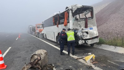 Kuzey Marmara Otoyolu'nda meydana gelen feci kazada yaralanan 63 kişiden 45'i taburcu edildi