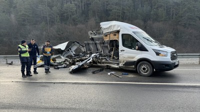 Bolu'da kamyon ve minibüs çarpıştı! Ölü ve yaralılar var