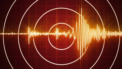 Son dakika! Japonya'nın 7,4'lük deprem ile sallandığı anlar kamerada! Tsunami alarmı: Binaların üst katlarına sığının