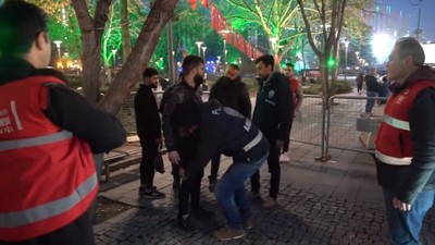 Son Dakika: Yılbaşı gecesinde düzensiz göçmenlere yönelik "Kalkan-6" operasyonu: 121 kişi yakalandı