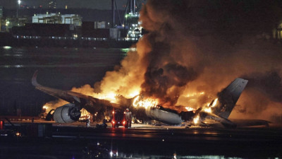 Tokyo Haneda Havalimanı'nda Japan Airlines uçağı sahil güvenlik uçağıyla çarpıştı alev aldı! Herkesin kaçırdığı detay ne? Haberet ortaya çıkardı