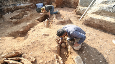 Diyarbakır'da içinde 54 çocuğun olduğu mezarlık bulundu!