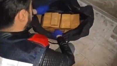 Kars'ta uyuşturucu partisine polis baskını: 8 gözaltı