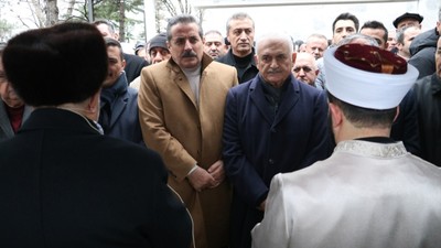 AK Parti Artvin Milletvekili Faruk Çelik'in annesi Hadise Çelik son yolculuğuna uğurlandı