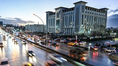 Ankara'da 26 araç birbirine girdi! Yaralılar var