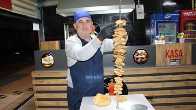 Antalya'da girişimcilik örneği: Döner şişinden tavuğu çıkarıp mantarı taktı! Tadanlar bir daha bırakamadı