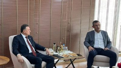 Depremlerden sonra Hatay'dan aday gösterilmesi tartışma konusu olmuştu! Neden Lütfü Savaş? Özgür Özel yanıtladı